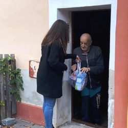 Cheb: Vedení města rozhodlo o znovuzavedení potravinové pomoci seniorům