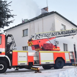 V Chodově vyhořel byt, obyvatelé celého domu museli na noc do evakuačního centra