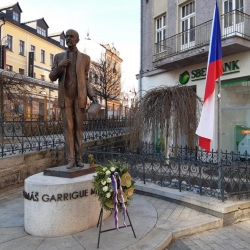 Město Karlovy Vary uspořádá pietní setkání k výročí vzniku Československa