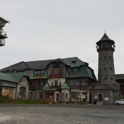 Sokolovská uhelná má zájem o provoz Horského hotelu Klínovec, Hotel Klínovec – slavná minulost a smutná přítomnost