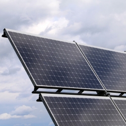 U Vintířova se dokončuje fotovoltaická elektrárna společnosti SUAS GROUP