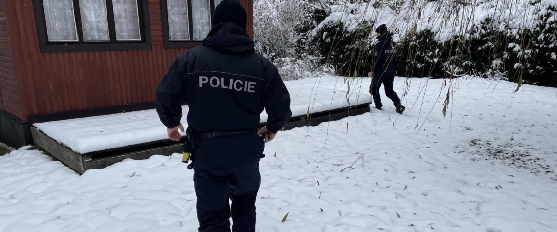 Policisté kontrolovali na Chebsku chatové oblasti, krimi zprávy z karlovarského kraje, zprávy karlovarsko