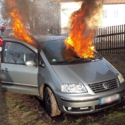 Požár osobního auta v Jindřichovicích na Sokolovsku