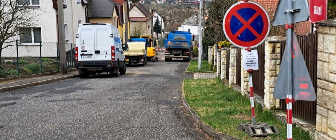 Město Karlovy Vary se pustilo do oprav komunikací