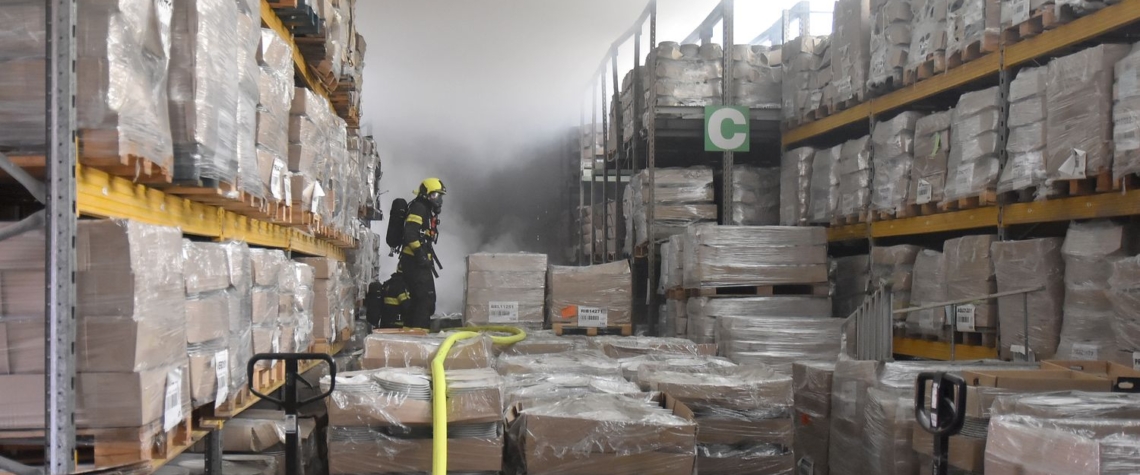 V Karlových Varech hořel sklad porcelánu