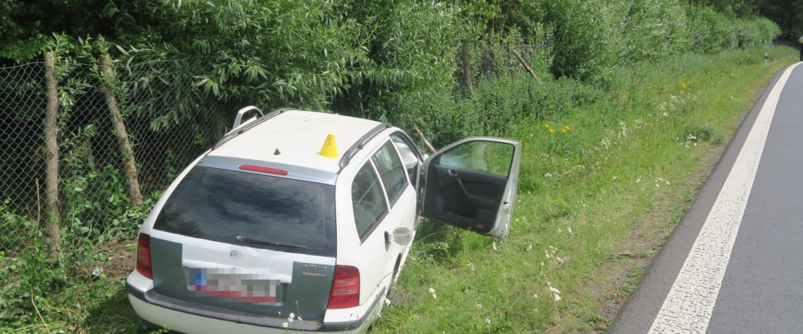 Řidič pod vlivem alkoholu způsobil střet tří vozidel