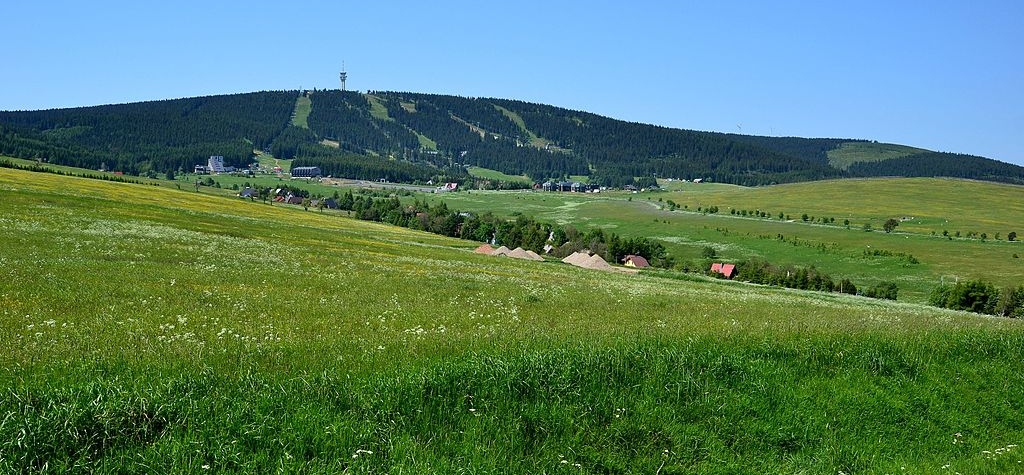 Z Krušných hor bude největší CHKO v Česku, námitky Božího Daru přetrvávají