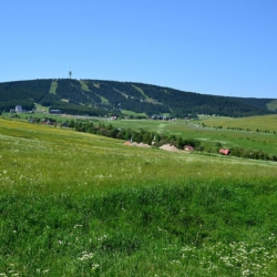 Z Krušných hor bude největší CHKO v Česku, námitky Božího Daru přetrvávají