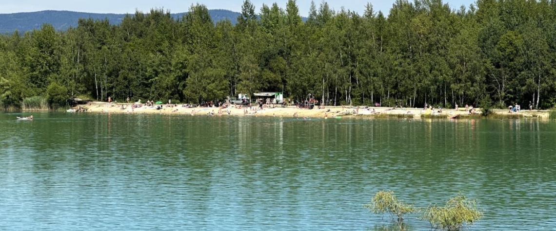 O teplotě vzduchu a vody na Bílé vodě informuje nová tabule