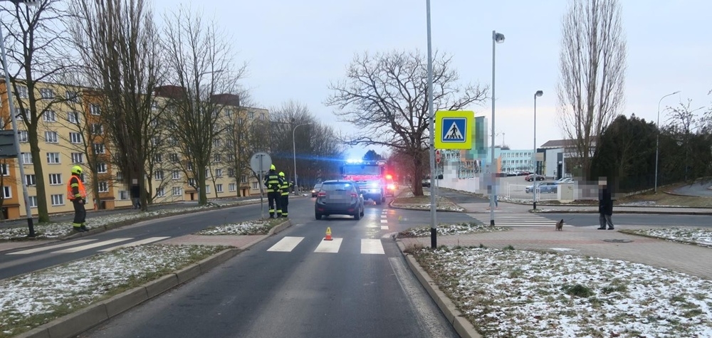 Dopravní nehoda v Sokolově. Autem srazila na chodkyni