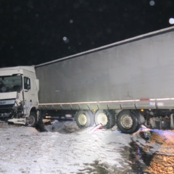 Dopravní nehoda dvou nákladních vozidel u obce Verušičky