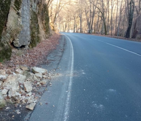 V Karlových Varech došlo k sesunu části skalního masivu