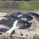 Pumptrack v Novém Sedle. Výstavba a jeho plánované otevření
