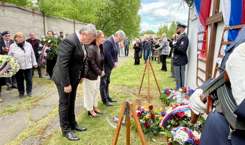 V Jáchymově si lidé připomněli oběti komunistických zločinů