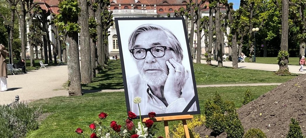 V Karlových Varech vzniklo pietní místo k uctění památky Jiřího Bartošky