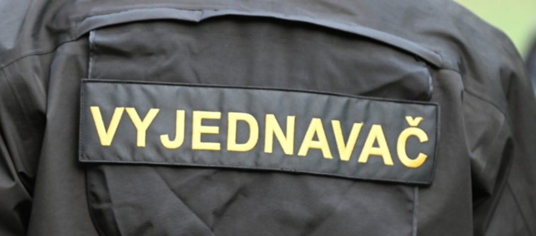 Muž vyhrožoval sebevraždou. Čin mu nakonec rozmluvila policejní vyjednavačka