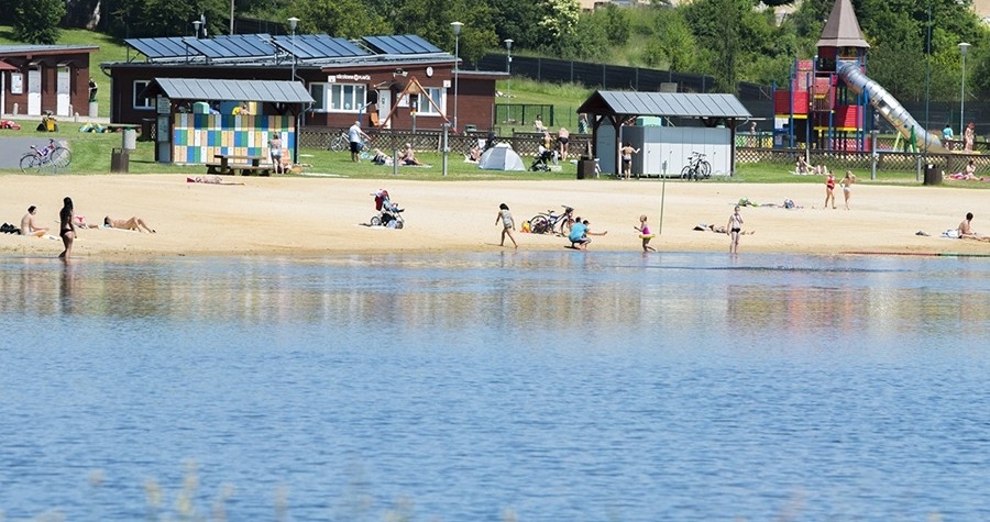 Nejlepší vodu ke koupání má karlovarské koupaliště Rolava 