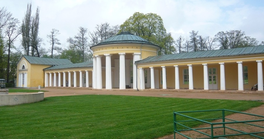 Mariánské Lázně získaly tři významné lázeňské stavby, čeká je obnova