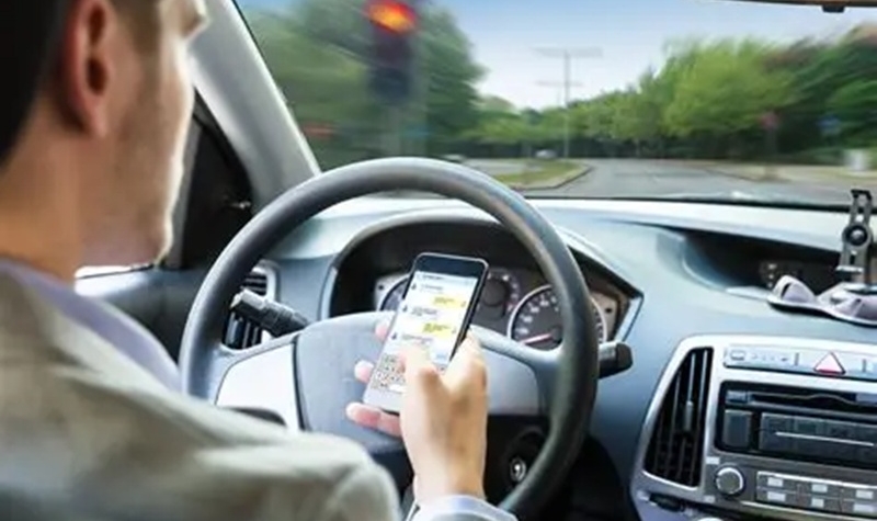 Nevěnovat se řízení patří mezi hlavní příčiny tragických nehod