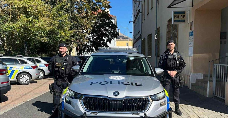 Policisté v Chebu úspěšně resuscitovali muže