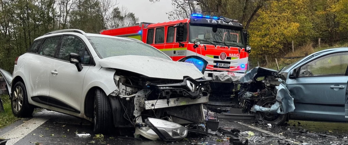 Dve vazne nehody u Karlovych Varu zasahoval vrtulnik 1 Dvě vážné nehody u Karlových Varů, zasahoval vrtulník