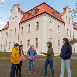 Karlovarský kraj zvažuje vznik církevní školy v Dalovicích