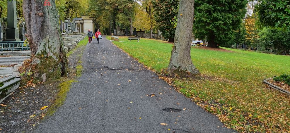 Karlovy Vary opraví chodníky na drahovickém hřbitově