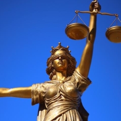 ÚS potvrdil zákaz oplatek z Luhačovic s motivem Varů